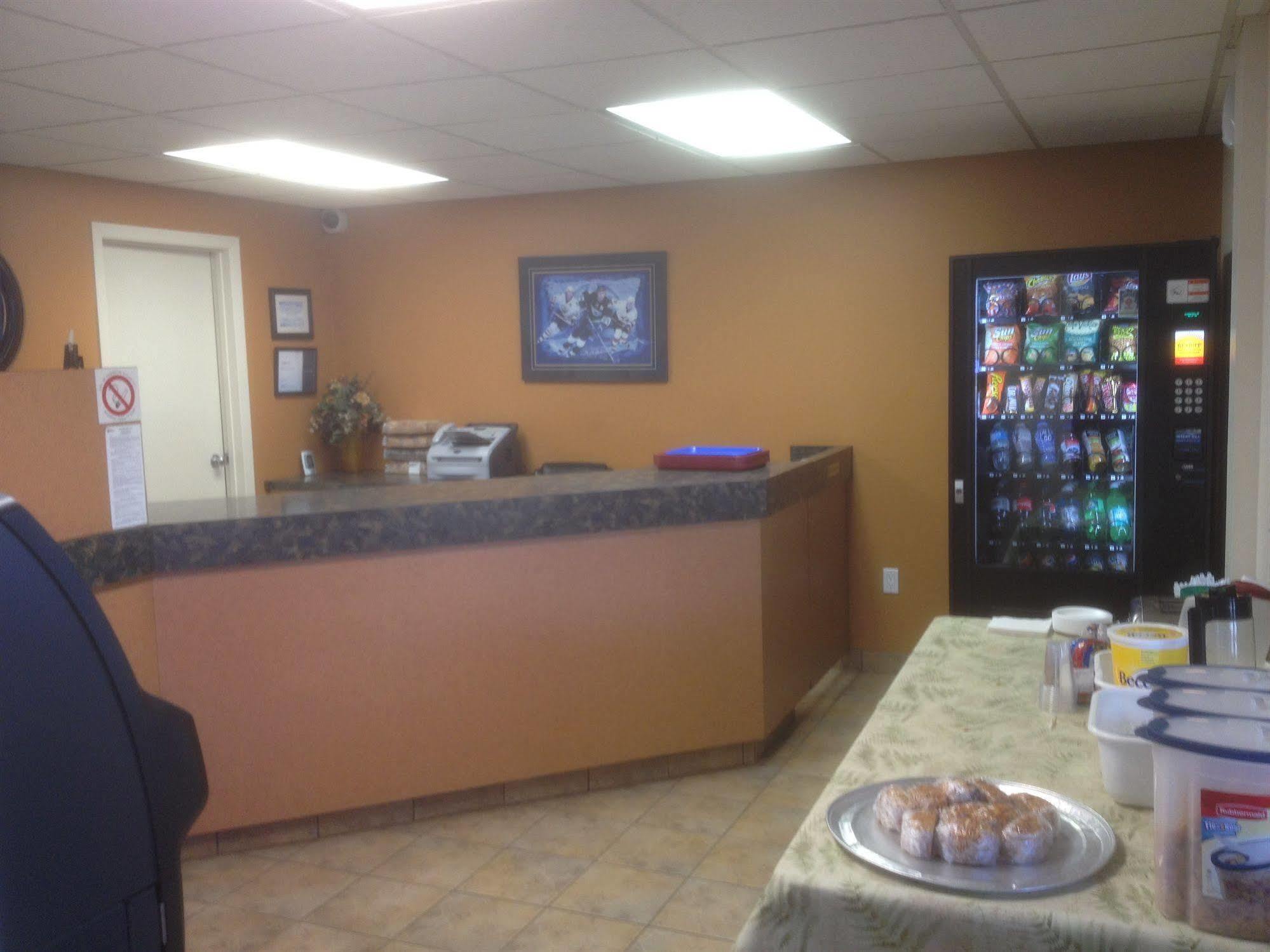 Eastglen Inn Edmonton Bagian luar foto