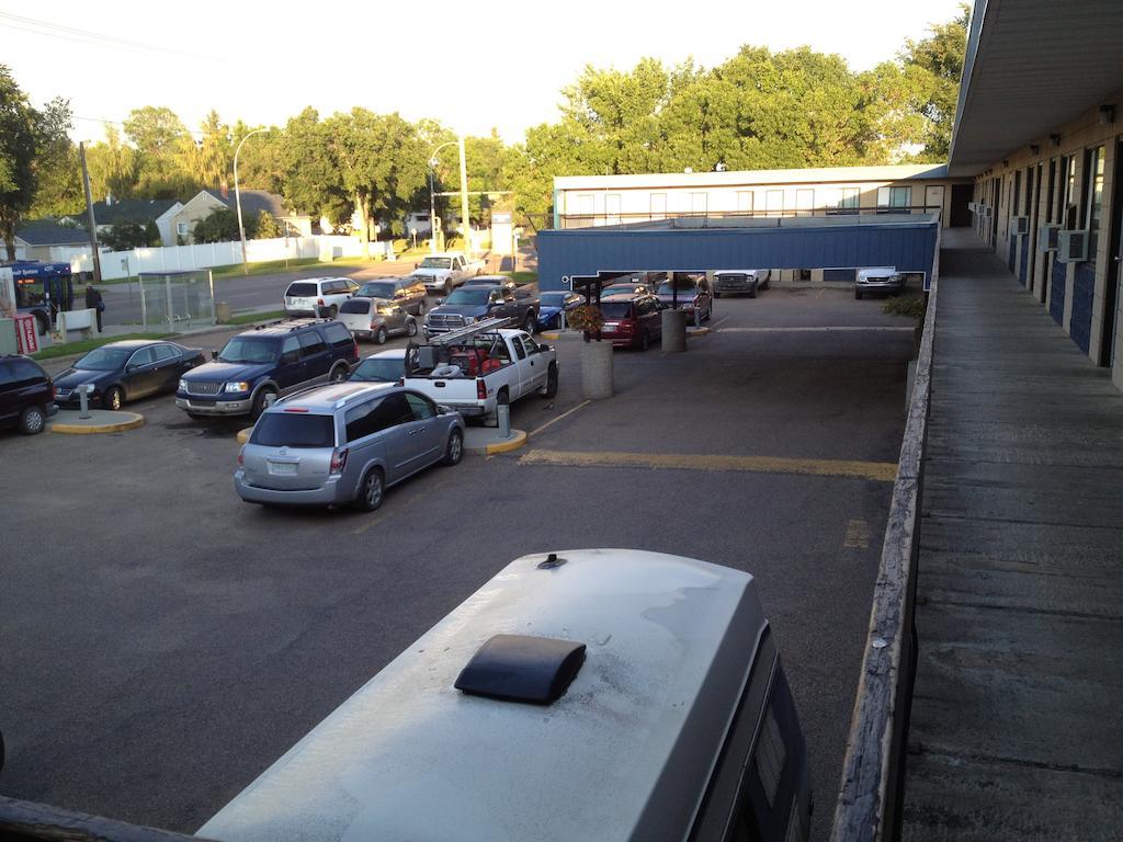 Eastglen Inn Edmonton Bagian luar foto