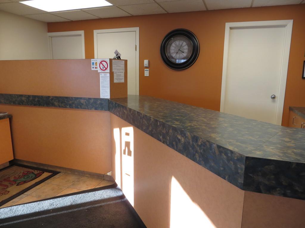 Eastglen Inn Edmonton Bagian luar foto