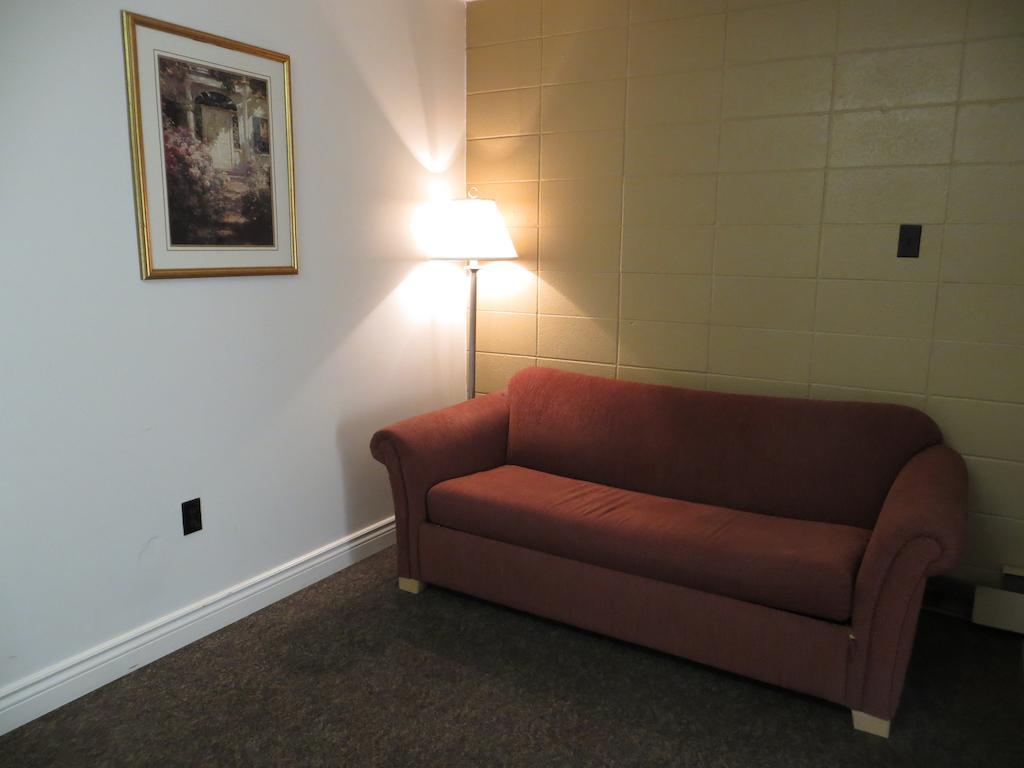 Eastglen Inn Edmonton Bagian luar foto